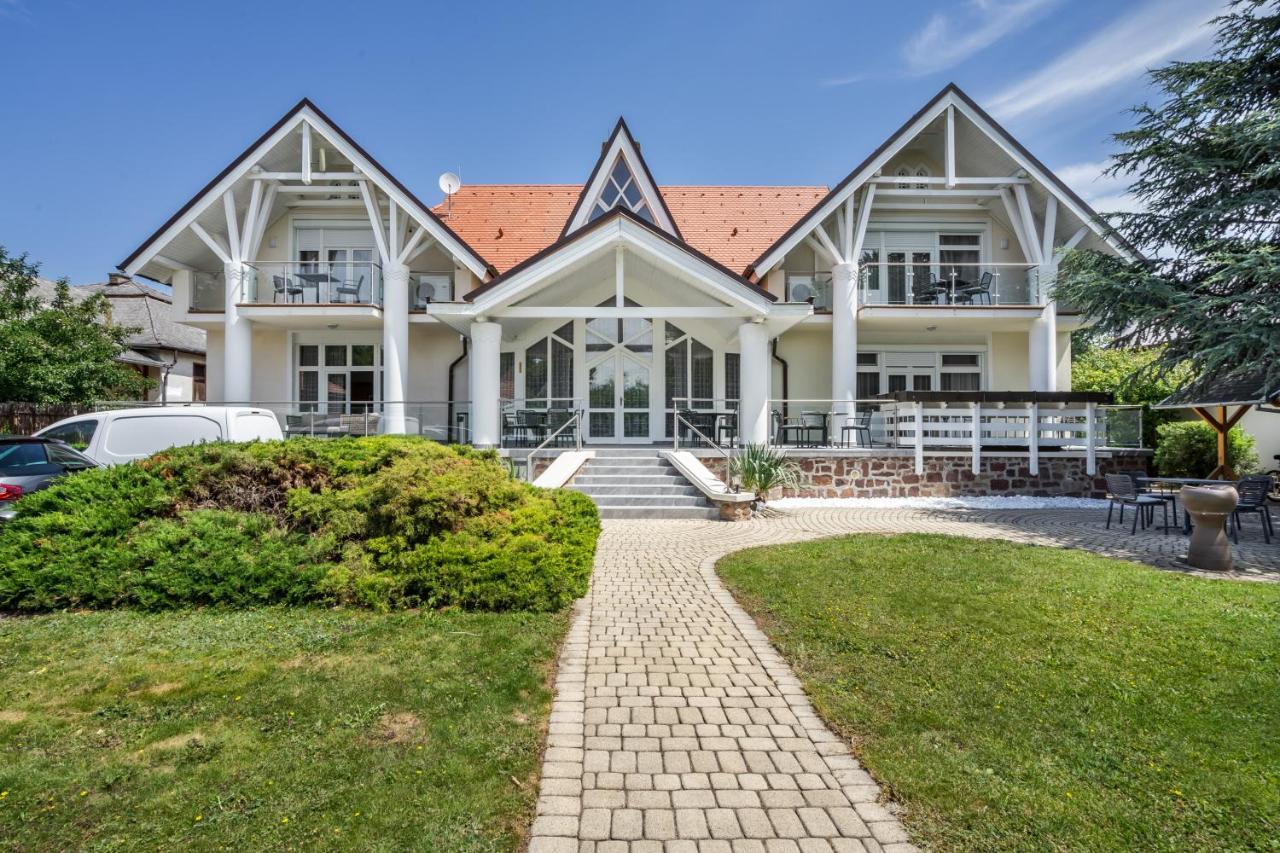 Hotel Clariss Balatonalmádi Dış mekan fotoğraf