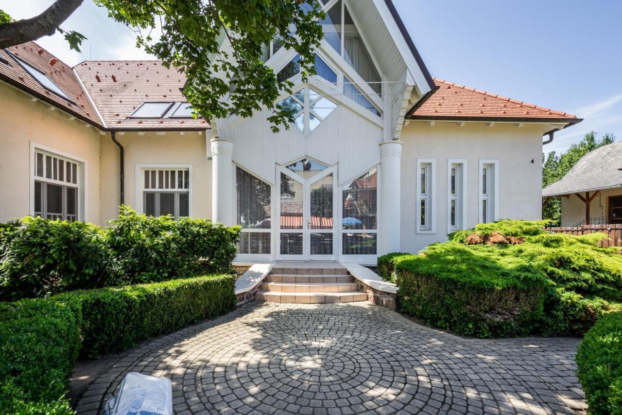 Hotel Clariss Balatonalmádi Dış mekan fotoğraf