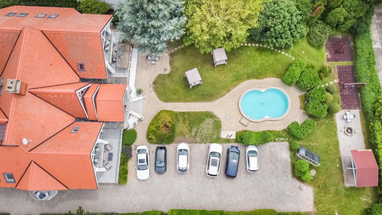Hotel Clariss Balatonalmádi Dış mekan fotoğraf