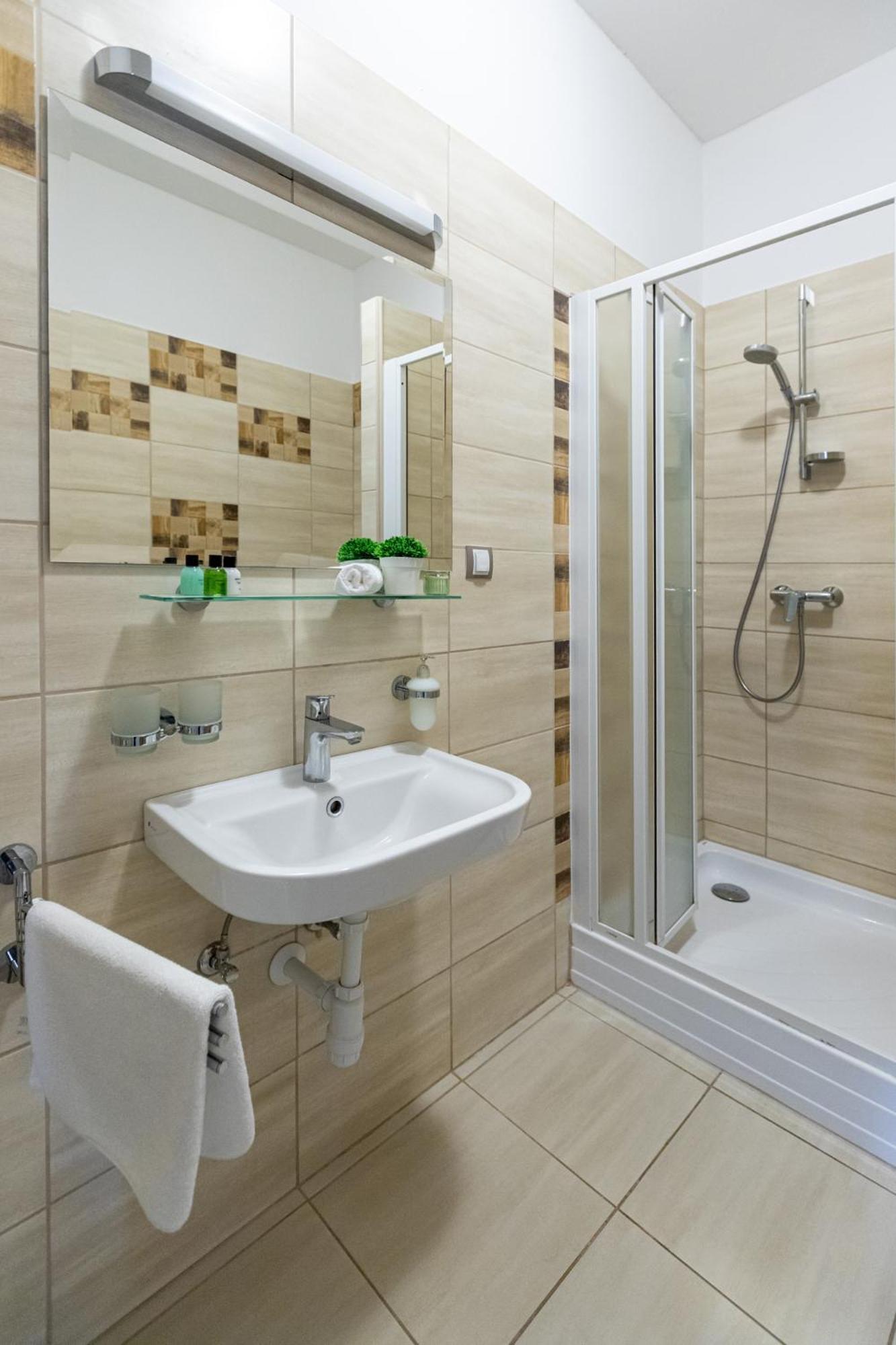 Hotel Clariss Balatonalmádi Dış mekan fotoğraf