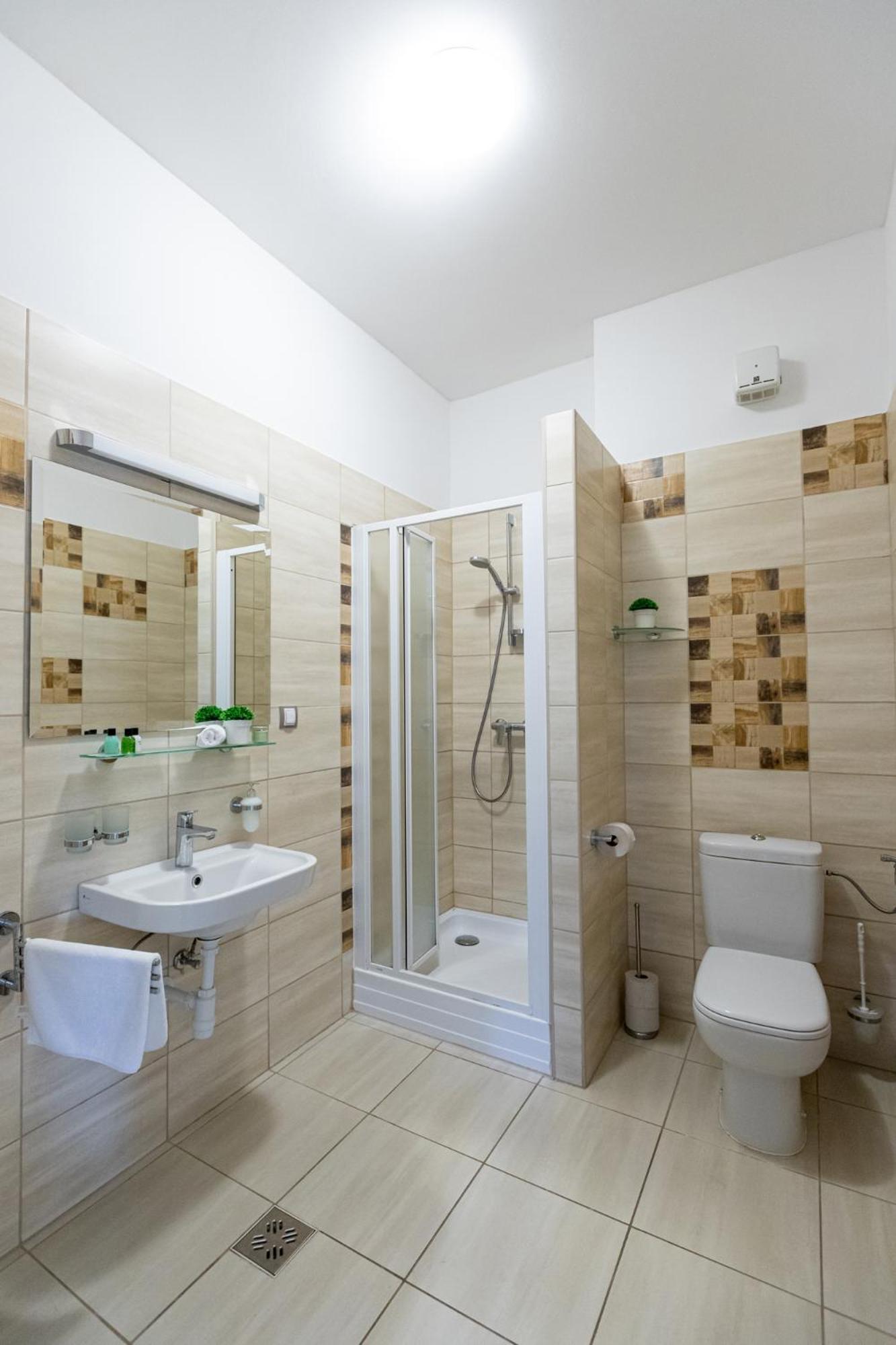 Hotel Clariss Balatonalmádi Dış mekan fotoğraf